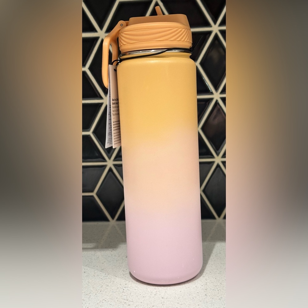 ✨NWT✨ Lululemon: Back to Life Sport Bottle 24oz
Straw Lid - Picture 4 of 11